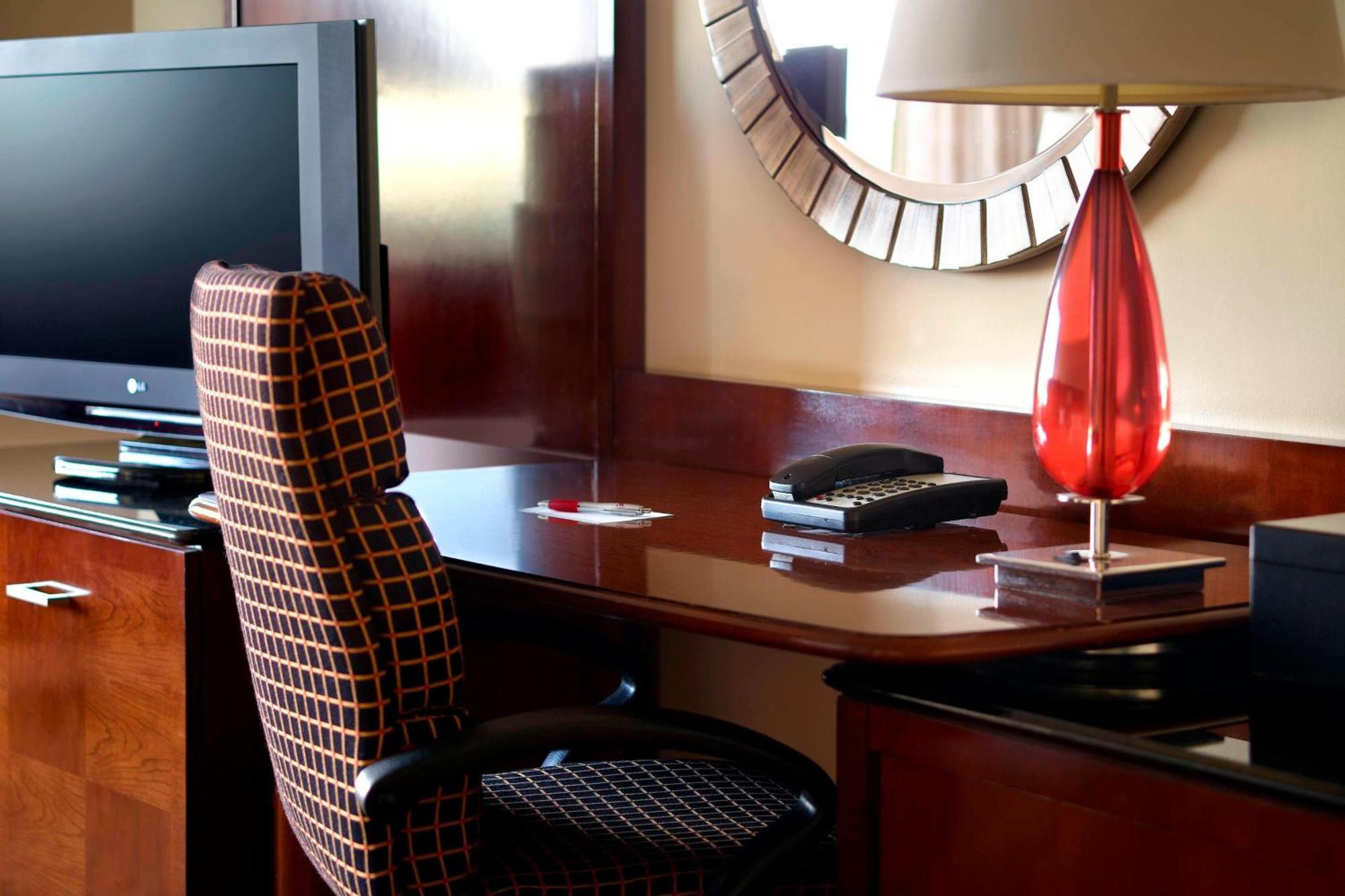 New Orleans Marriott Metairie At Lakeway Екстер'єр фото