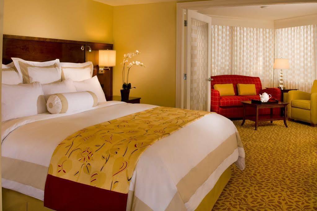 New Orleans Marriott Metairie At Lakeway Екстер'єр фото